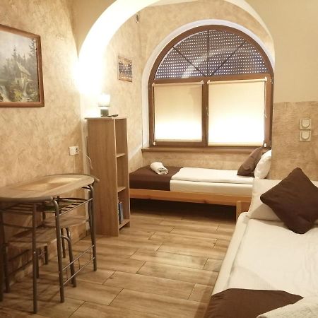 Apartament I Pokoje Goscinne Gniezno Extérieur photo