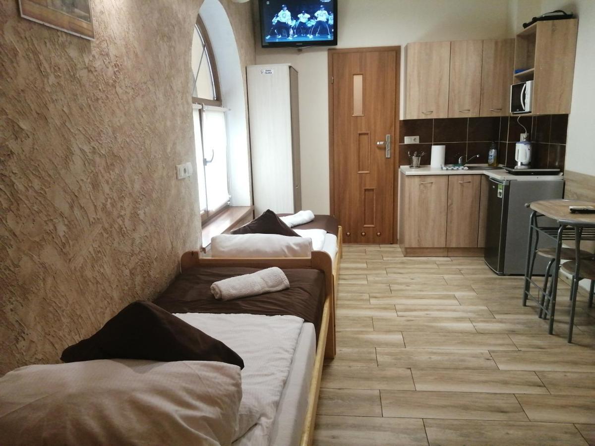 Apartament I Pokoje Goscinne Gniezno Extérieur photo