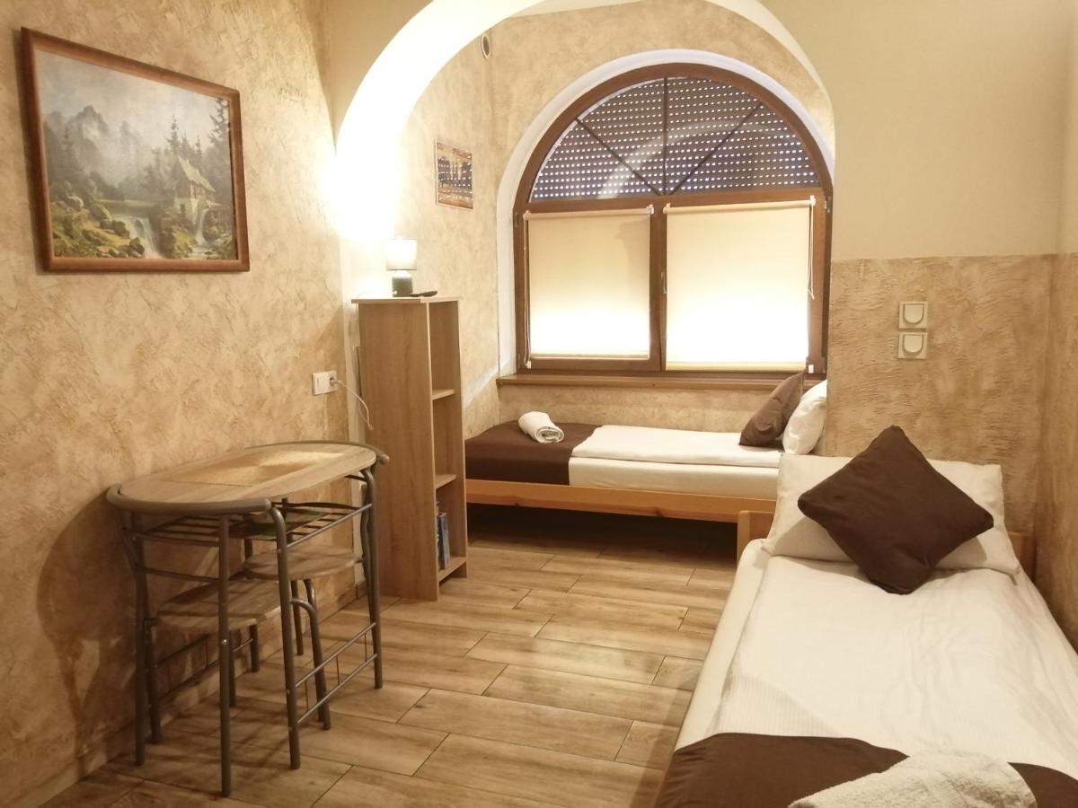 Apartament I Pokoje Goscinne Gniezno Extérieur photo